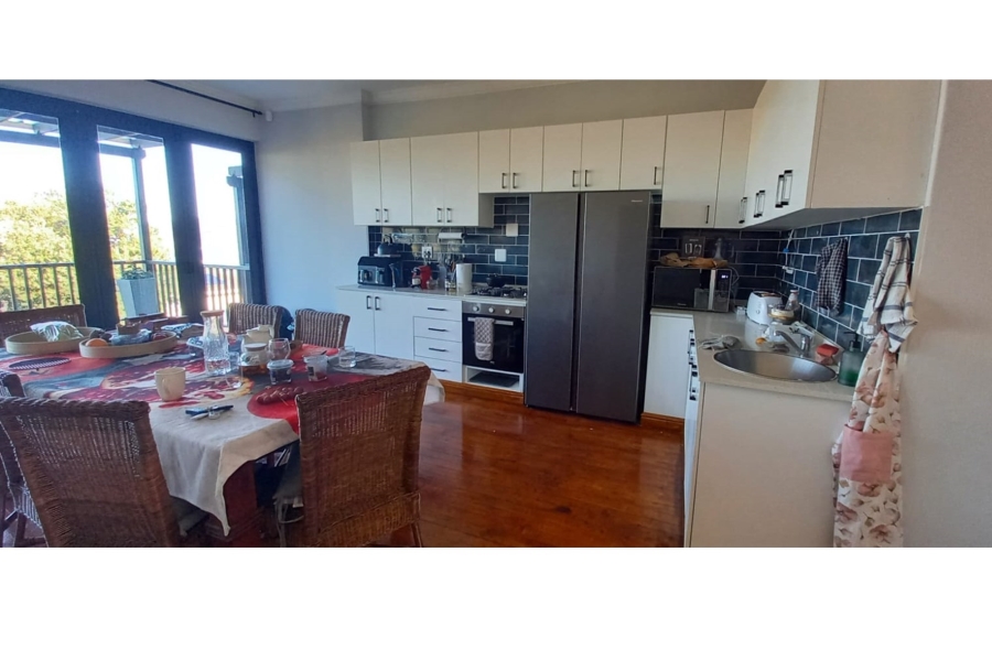 To Let 4 Bedroom Property for Rent in Westhill Western Cape